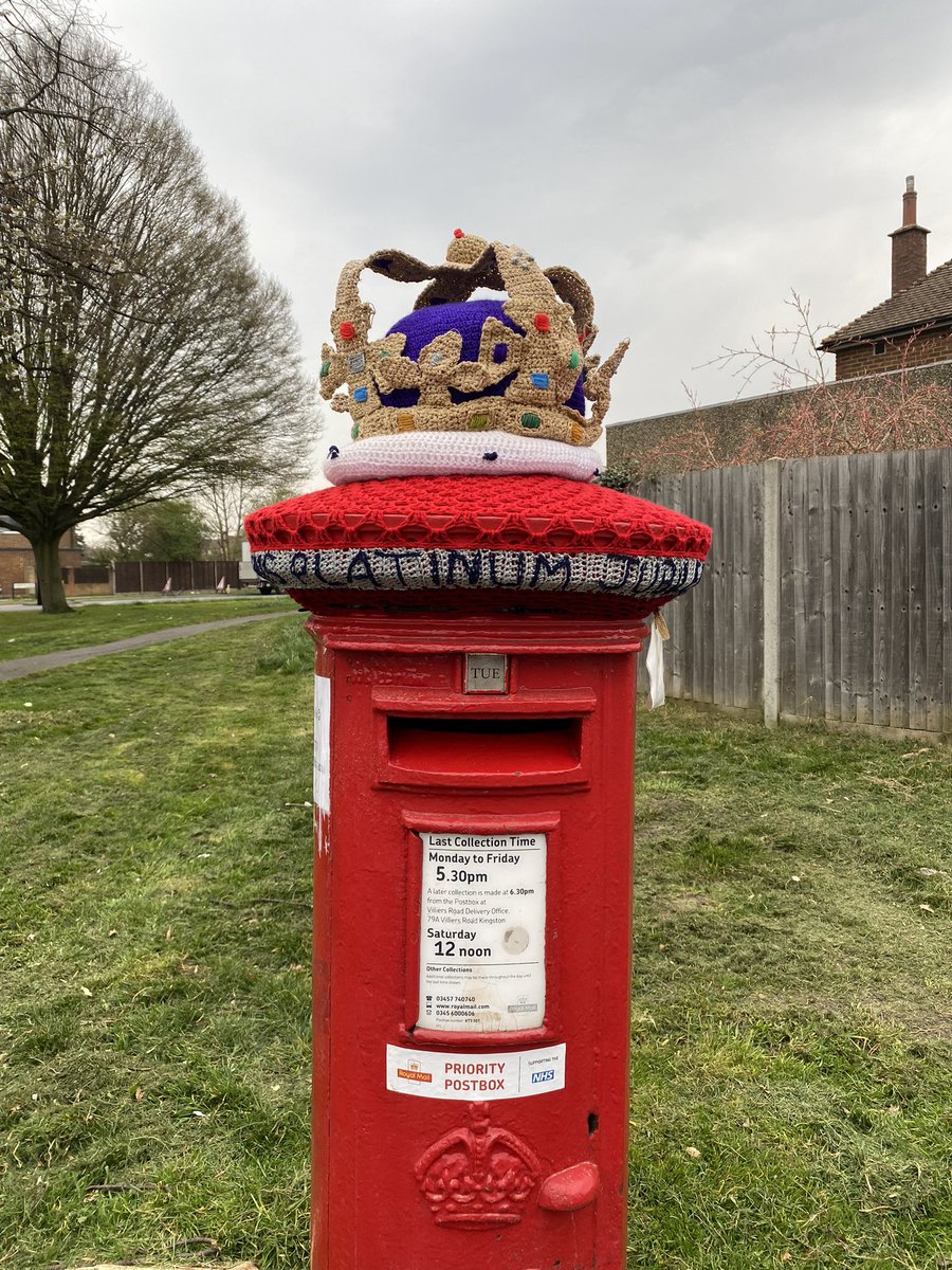Great afternoon in Old Malden ward with @JasonHKingston. Loved this postbox topper for the Queen’s Platinum Jubilee!