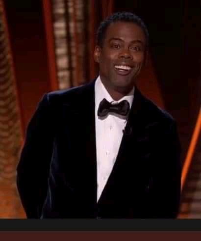 Nicolas_Umukoro's tweet photo. This is emotional control at its peak. Give it to @chrisrock. A lot of people would have reacted differently. He kept calm and still made a joke from such an awkward situation. You have my respect @chrisrock

#WillAndChris #bovi #Oscars https://t.co/ZUxNOBk9MI https://t.co/ECNe5OzrHY