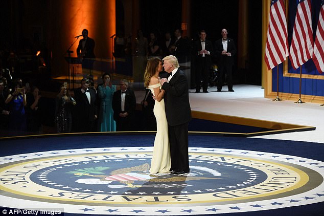BelarusMiniInfo's tweet photo. Impaired risk insurers decline #TenToesBreakDown coverage on Melania Trump, citing high risk occupation. https://t.co/82LBPYqBw5