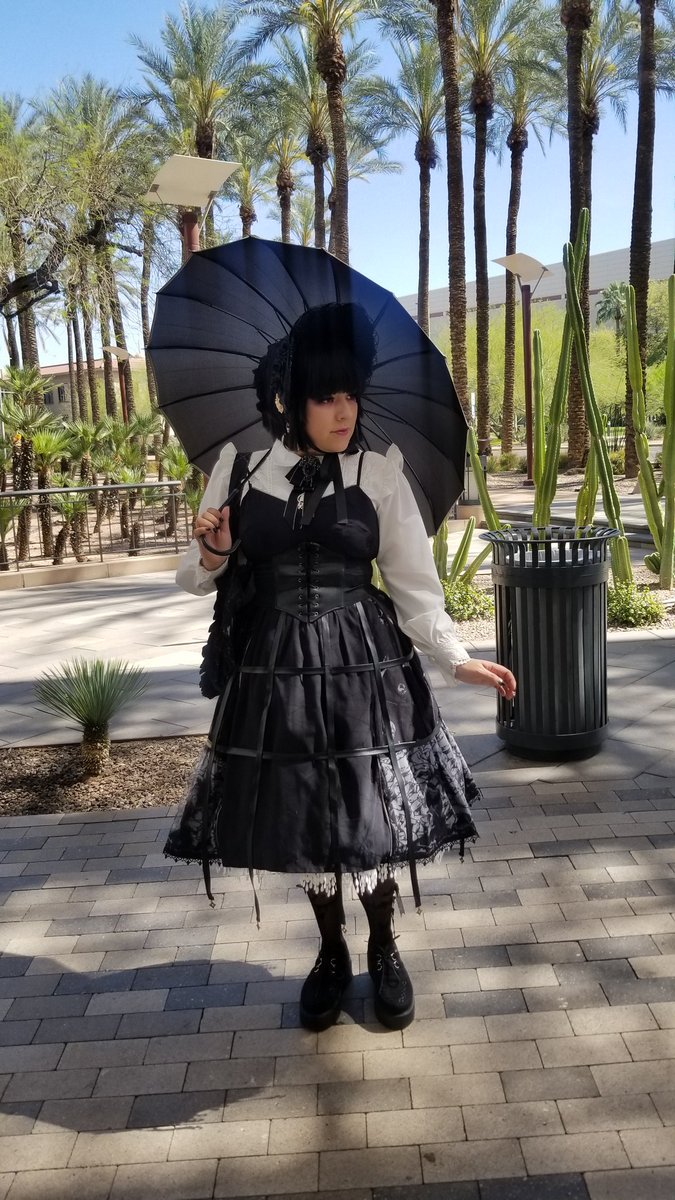 Candyc0splay's tweet photo. Yes I'm posting these everywhere bc we looked freakin cute yesterday. 
I haven't worn my coord since 2020
#lolitafashion #gothiclolita #devilinspired https://t.co/sideLtqNsx