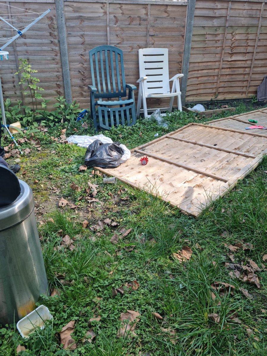 PaulCoop9's tweet photo. Great day supporting local people and making their garden a better place Region 3 leadership team @Petrolheadnelly @stejohcon @PaulTaylorBurr1 @CrawleyOpenHse @PeterBatt3 https://t.co/bFc1tguJ9e