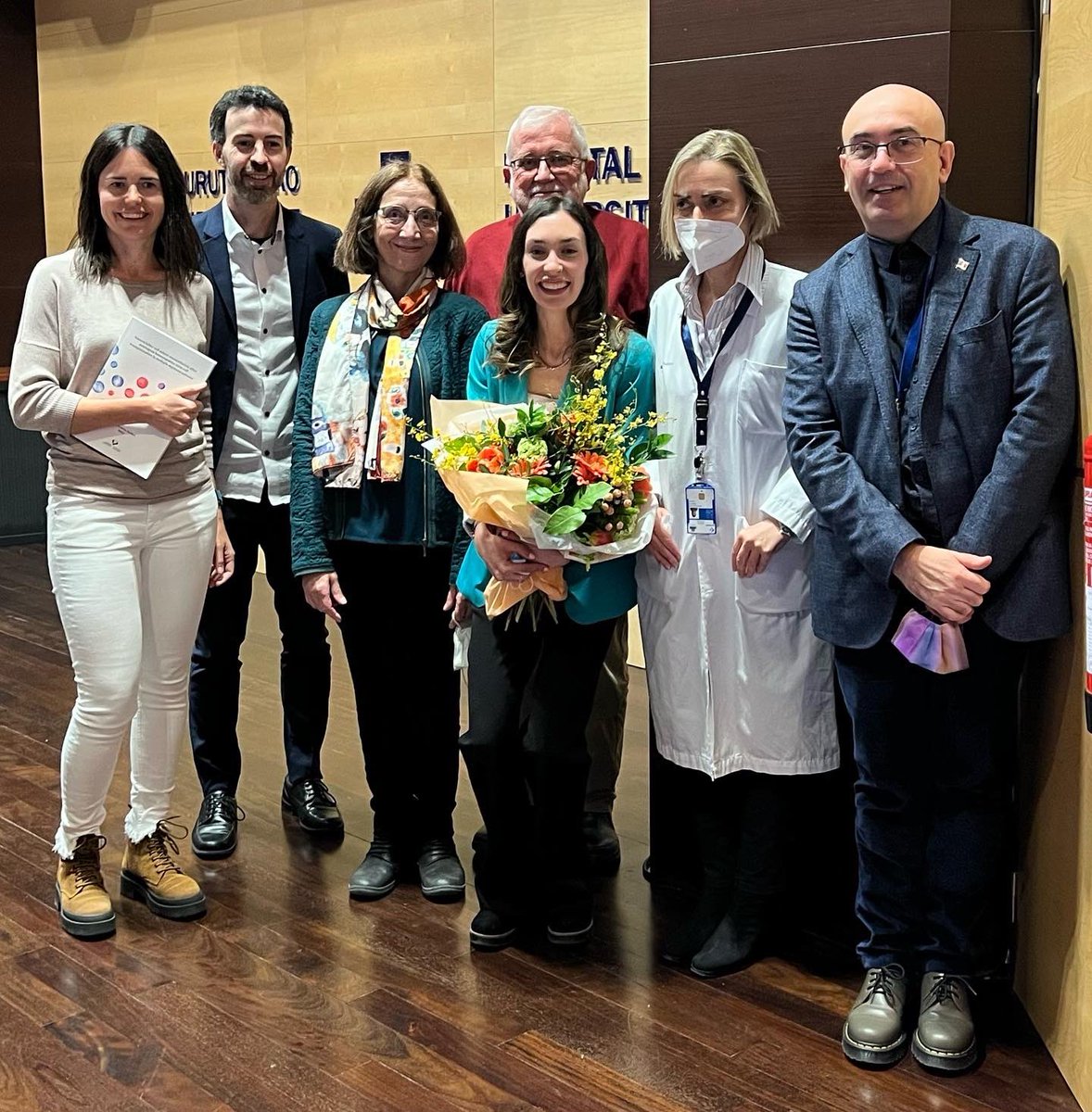 RealPacoBorrego's tweet photo. ENHORABUENA DOCTORA ORRANTIA. Nuestra compañera Ane Orrantia ha defendido magníficamente  su Tesis Doctoral 👏🏻💪🏼👏🏻💪🏼
#tesisdoctoral #doctorado #PhD #doctora #inmunología #autotrasplante #mielomamúltiple #célulasnk @biocrucesHRI @upvehu @AneOrrantia @OlatzZenarruza1 @I_Terren https://t.co/qO5CCAL4mi