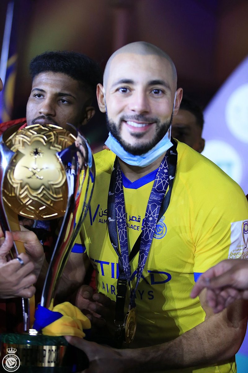 AlNassrFC_EN's tweet photo. And you're absolutely one of the BEST players who defended this shirt EVER! 💛💙 https://t.co/ry59U6DqQB