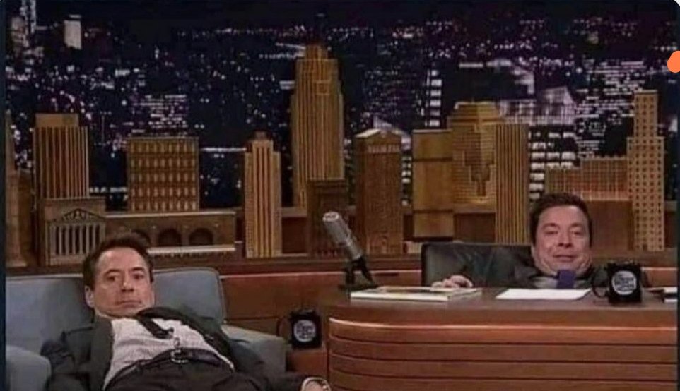 adigottachill's tweet photo. The ppl that were sitting next to will Smith and laughed at the joke
#WillAndChris 
#Oscars https://t.co/O2d4HVjFwb