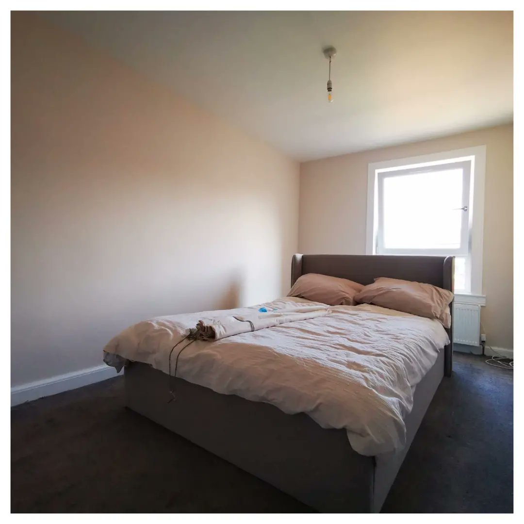 GeerafDecorator's tweet image. 🧘 Smooth transformation from dull grey to warm nutmeg bedroom🧘