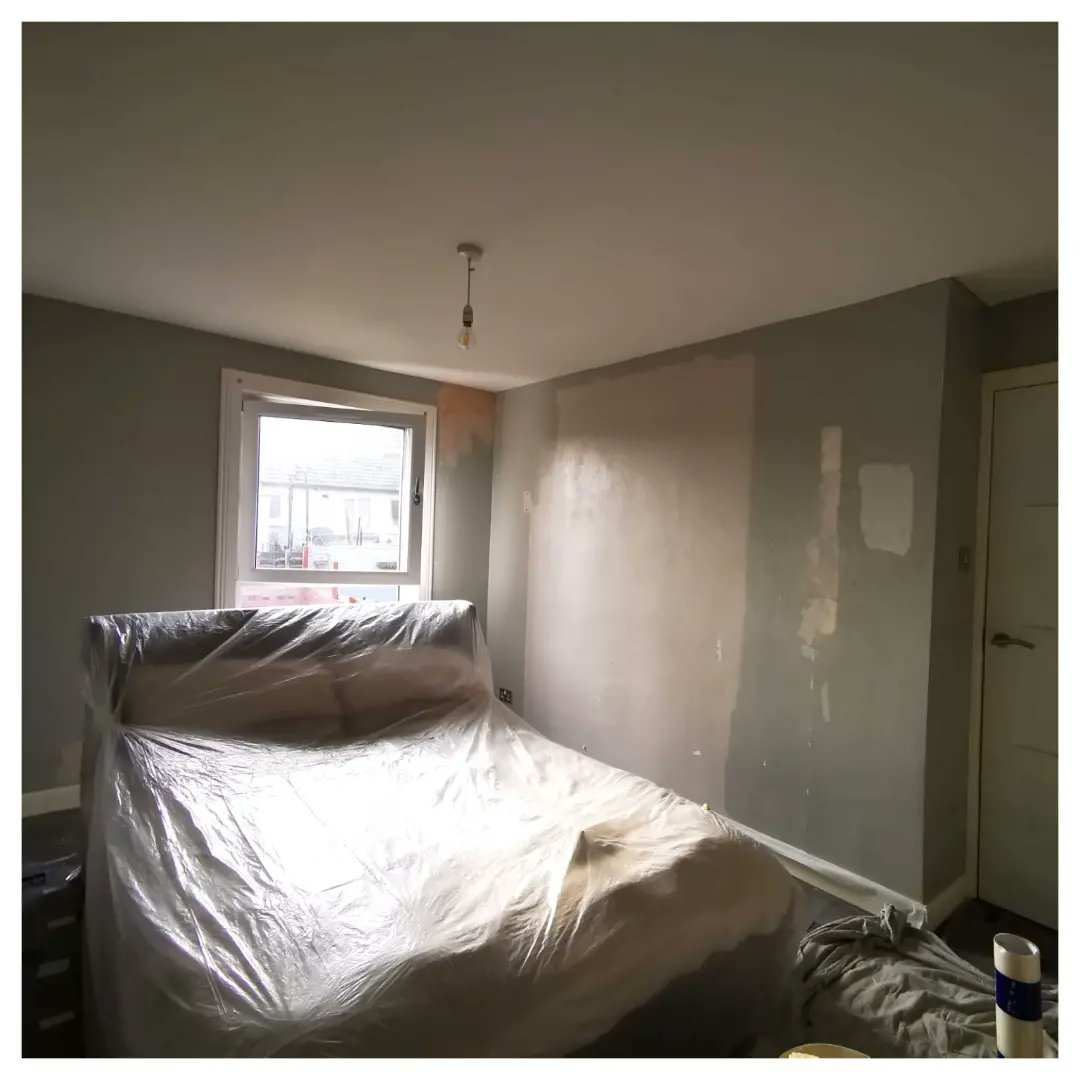 GeerafDecorator's tweet image. 🧘 Smooth transformation from dull grey to warm nutmeg bedroom🧘