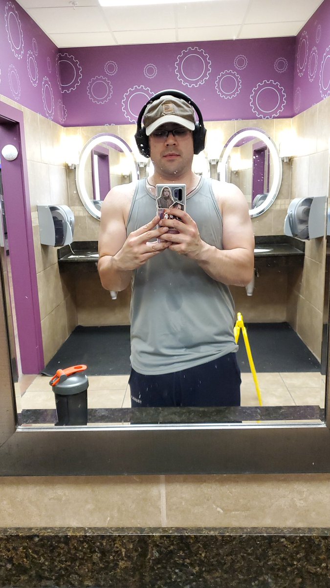 Legendary251's tweet photo. 🤙🤙😏😏💪💪😌😌 https://t.co/S8N9M2pbpe