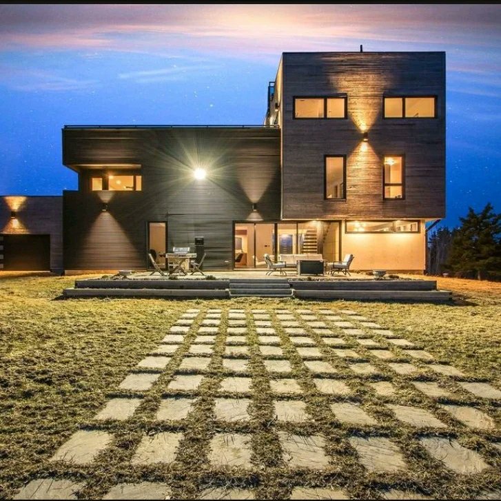 JoeRLP's tweet photo. Introducing 78 Shore Rd. This one is a stunner and must-see! Situated on over an acre of land with amazing ocean views, this house has all the bells and whistles. Finished with the highest quality and in a very private location. Call or text me for more info today! MLS 202205362. https://t.co/HxryZ2sVsL