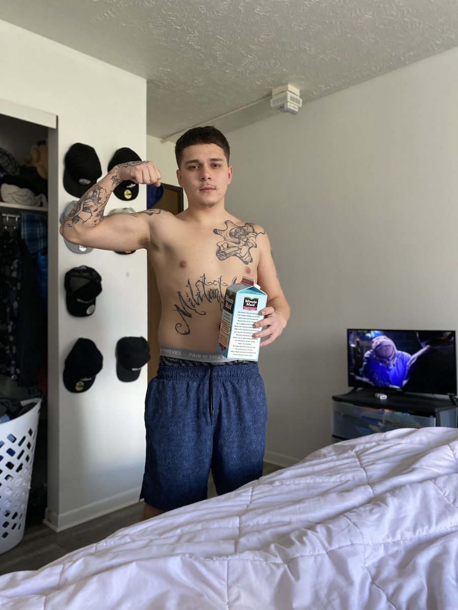 alexxKINGsoles's tweet photo. Imagine I put you in a headlock with these musky pits fresh in the morning.
🐽 💪🏽
I’ll make you squeal!🤣
#findom #cashmaster #cashslave #beta #pitfetish #alphapits #sweatypits #bully
#paypig #humanwalet #humanatm @MASTER_UPDATES @alphaxfindomrt @rt4dom @Fanofmen @rt_slave_ma https://t.co/O1Tcis84tf