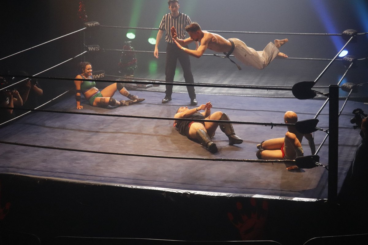 NYallthetime's tweet photo. Throwback to the last time IWS was at @clubsodamtl
All according to plan:
"Go in there, fight like hell, leave"
@speedballbailey's #SpeedVlog (Dec. 20)
On April 23rd, IWS is coming back to Club Soda and @tthesweetestpea is taking on @woundedowllufisto https://t.co/AQRKIJPHtX