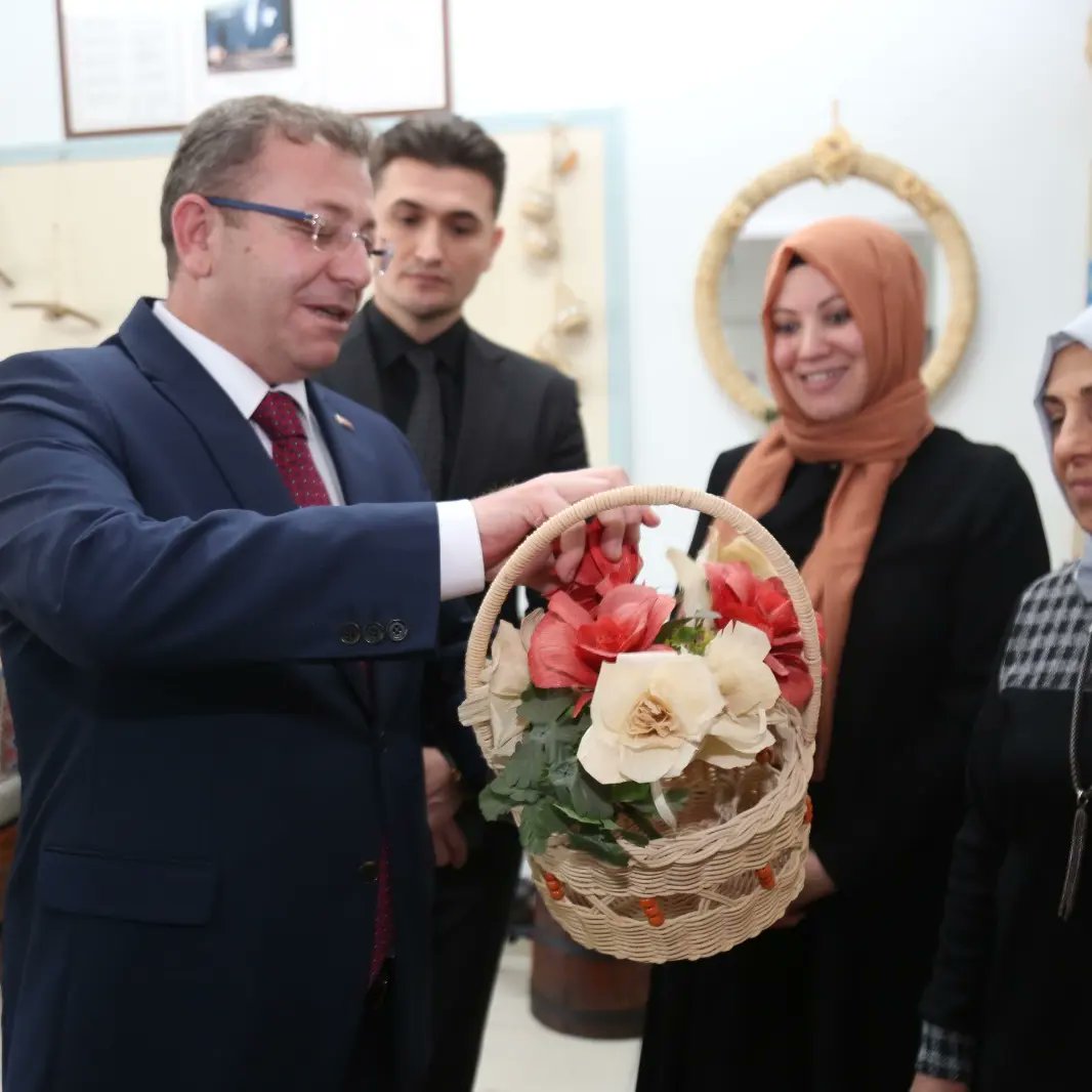HalkSorgun's tweet photo. Yozgat  Valisi  Sayın Ziya Polat'tan Kurumumuza Ziyaret .
@YozgatValiligi @tcmeb @yusufyaz66 @mebhbogm @kocakveysel @kocakveysel @ErtugrulYucel5 @GalipGulmez @sdulger43 https://t.co/TbXpu3qKkU