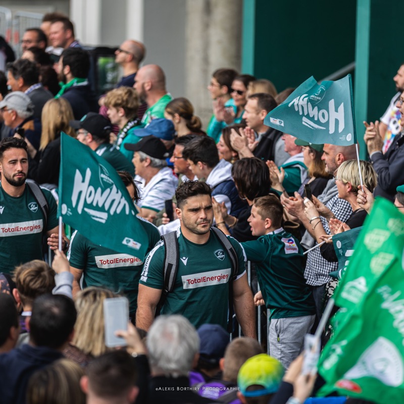 SectionPaloise's tweet photo. 📸 Retour sur Section-Perpignan et les 1️⃣2️⃣0️⃣ du club avec les photos de @RomainPerchicot et Alexis Borthiry.

#SPUSAP #TOP14 #HonhaSection #EnVertEtContreTous