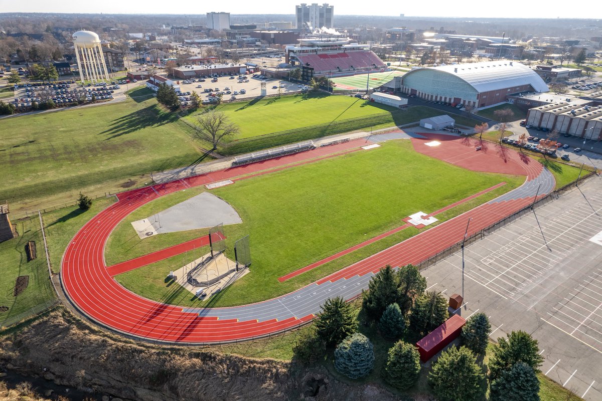 Ready to race on that 𝙣𝙚𝙬𝙡𝙮 𝙧𝙚𝙨𝙪𝙧𝙛𝙖𝙘𝙚𝙙 home track this weekend 🤩

🔴 Redbird Invite
📅 April 1-2
📍 Redbird Track &amp; Field Complex