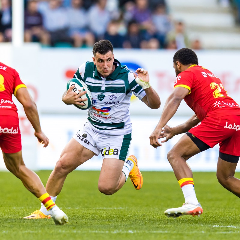 SectionPaloise's tweet photo. 📸 Retour sur Section-Perpignan et les 1️⃣2️⃣0️⃣ du club avec les photos de @RomainPerchicot et Alexis Borthiry.

#SPUSAP #TOP14 #HonhaSection #EnVertEtContreTous