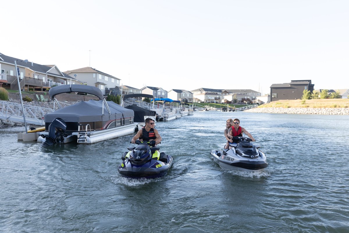 DocksEast's tweet photo. We are starting to get in the full swing of installs next week. What a fast winter that was! 
If you are interested in a new dock system at your home, or want a Port to keep your PWC out of the water at the marina, Contact us!
https://t.co/vsK4fILuIT https://t.co/Ze7HQUfGPO