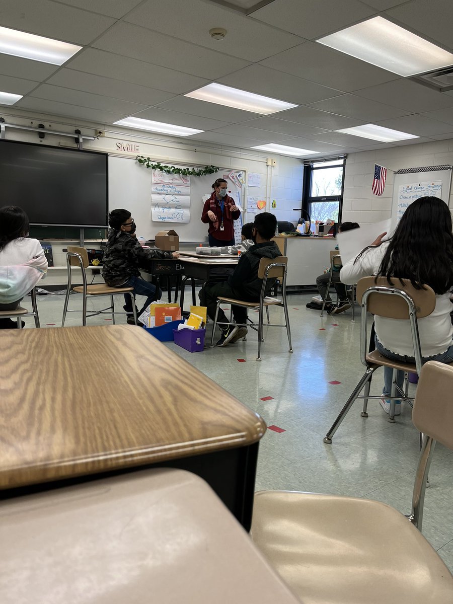 tprikkel's tweet photo. @EmilyFord618’s 3rd graders working on attributes of shapes in a great hands on learning activity! Building some powerful academic language skills!  @ccsd21frost https://t.co/HoBUbwe81H
