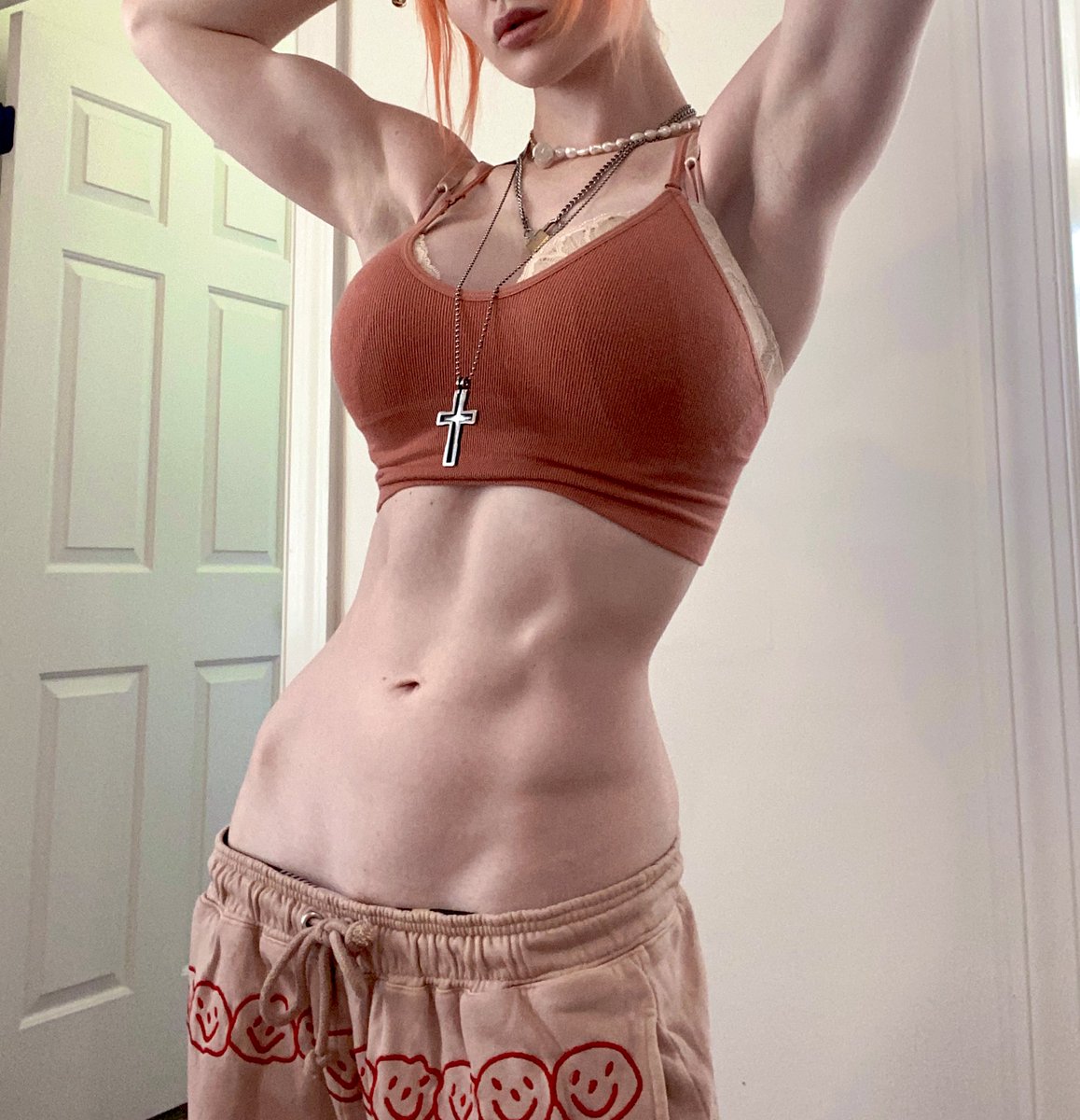 meowri X:ssä: RT @meowri: bro Im looking kinda NASTY lately 🤙  t.coBpdjhQ90Ho  X