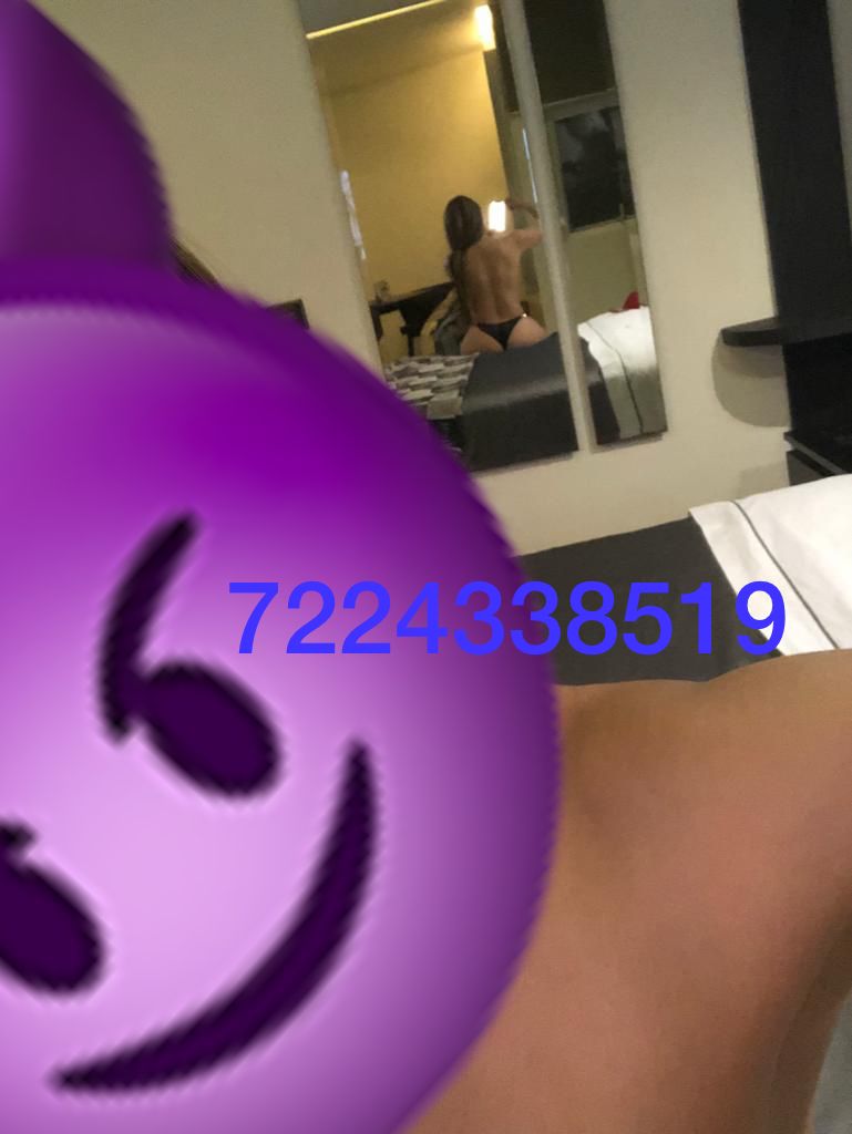 KissMe6912's tweet photo. Tengo una amiga madurita super buena te dejo el num manda whats. 7224338519 #maduracaliente #Toluca #iniciodesemana #Rica https://t.co/eGTMUj8ah9