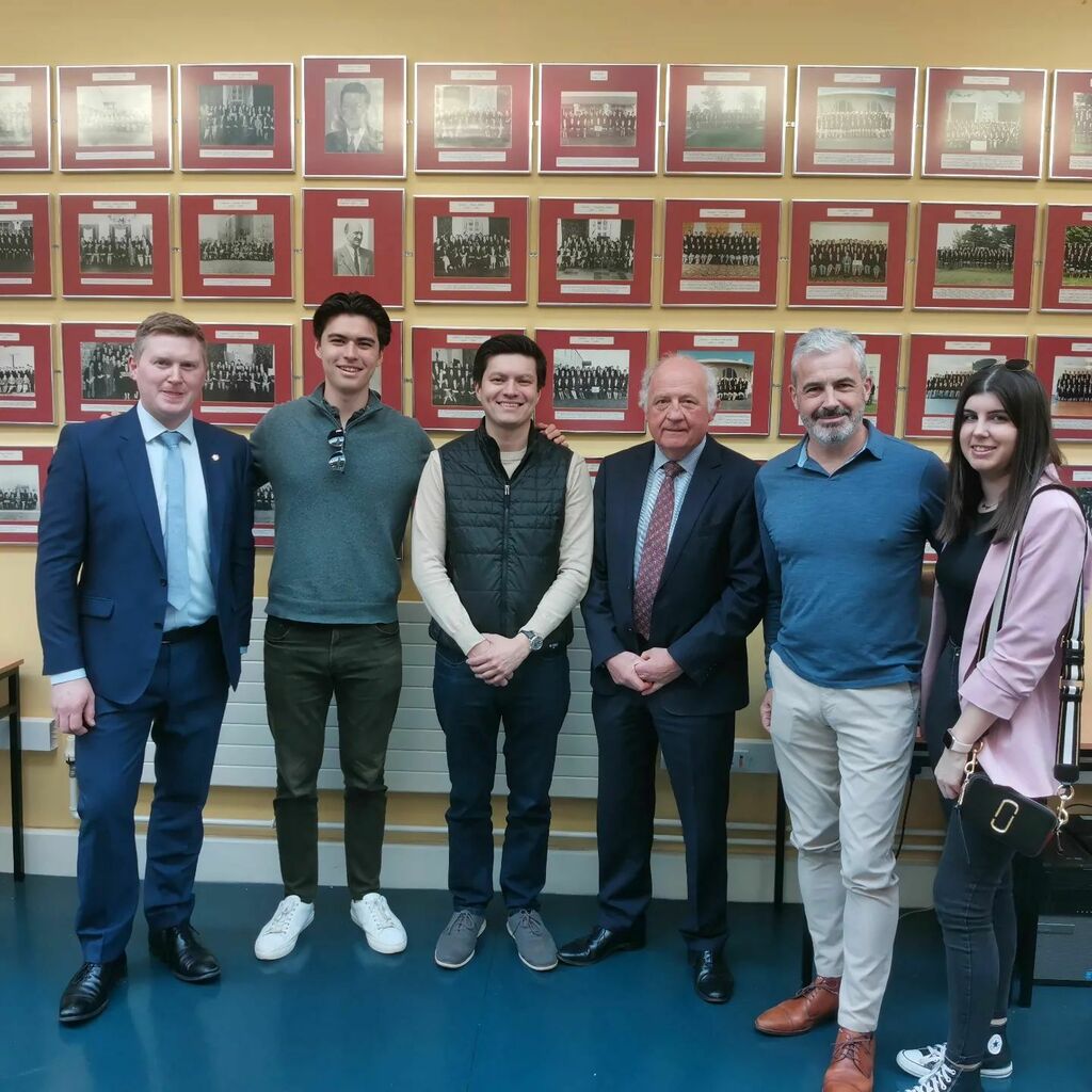 Great to welcome Colm O'Callaghan (@tcolmoc) back to  @shannoncollege1951 today. He picked himself out from his class picture (1985) immediately. He is pictured with his two sons Lorcan and Cian, niece Amy (@amy_ocallaghan44) who graduated only 2 weeks a… instagr.am/p/CbqH9k4MUNx/