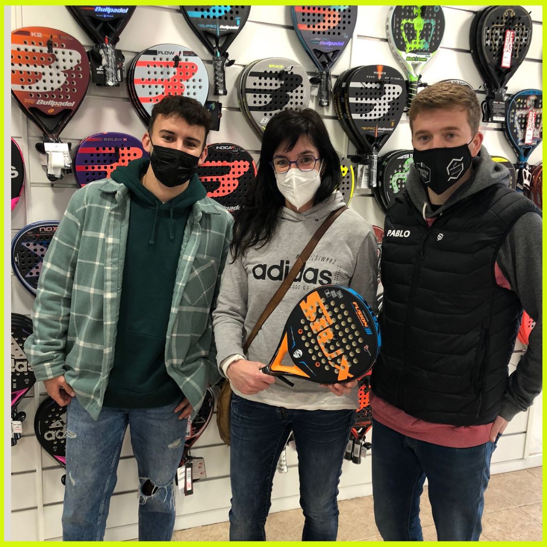 EfectePadel's tweet photo. 🎁 Avui hem fet l’entrega de la pala Siux Fusion III amb els amics de Padel Nuestro #Badalona.  

🙏🏽 Gràcies a tots i totes per participar! Tindreu més oportunitats! 😉 https://t.co/m0ZFW06NT5