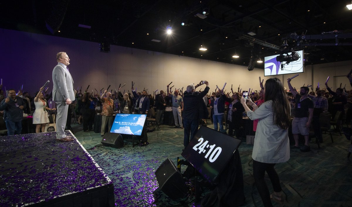 Maxwell Leadership tweet media