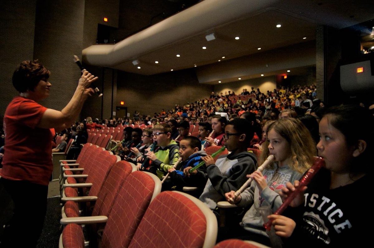 TulsaSymphony's tweet photo. Want to experience a "behind the scenes" glimpse into a Tulsa Symphony Orchestra performance? 

Become a TSO Volunteer today and be a hands-on part of the magic! 

Sign up HERE: https://t.co/r2h4P0FTCV https://t.co/vFsTXkNXpA