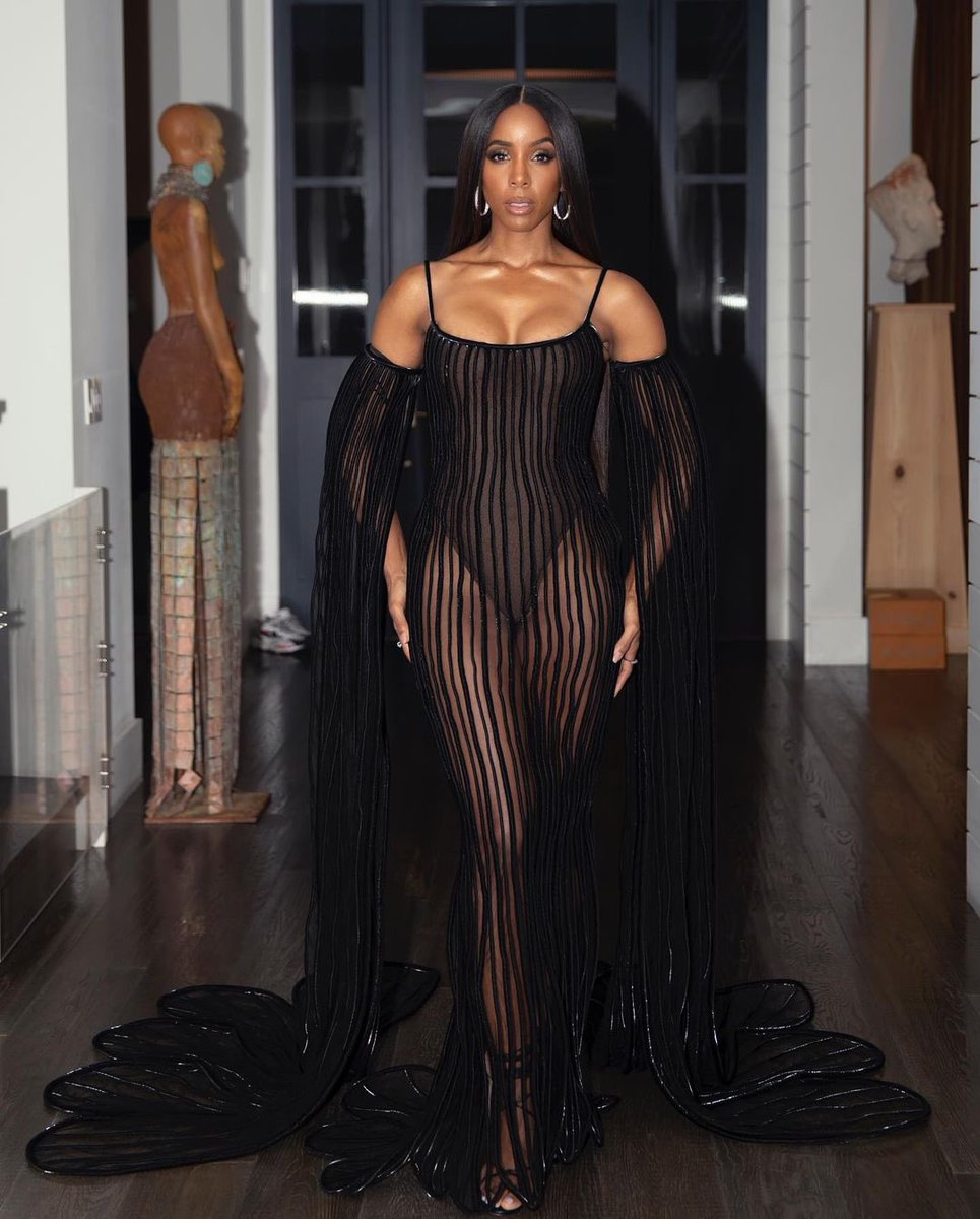 KELLYROWLAND's tweet photo. OSCAR WEEKEND OWES ME NOTHING😘 https://t.co/jS45Wshz1r