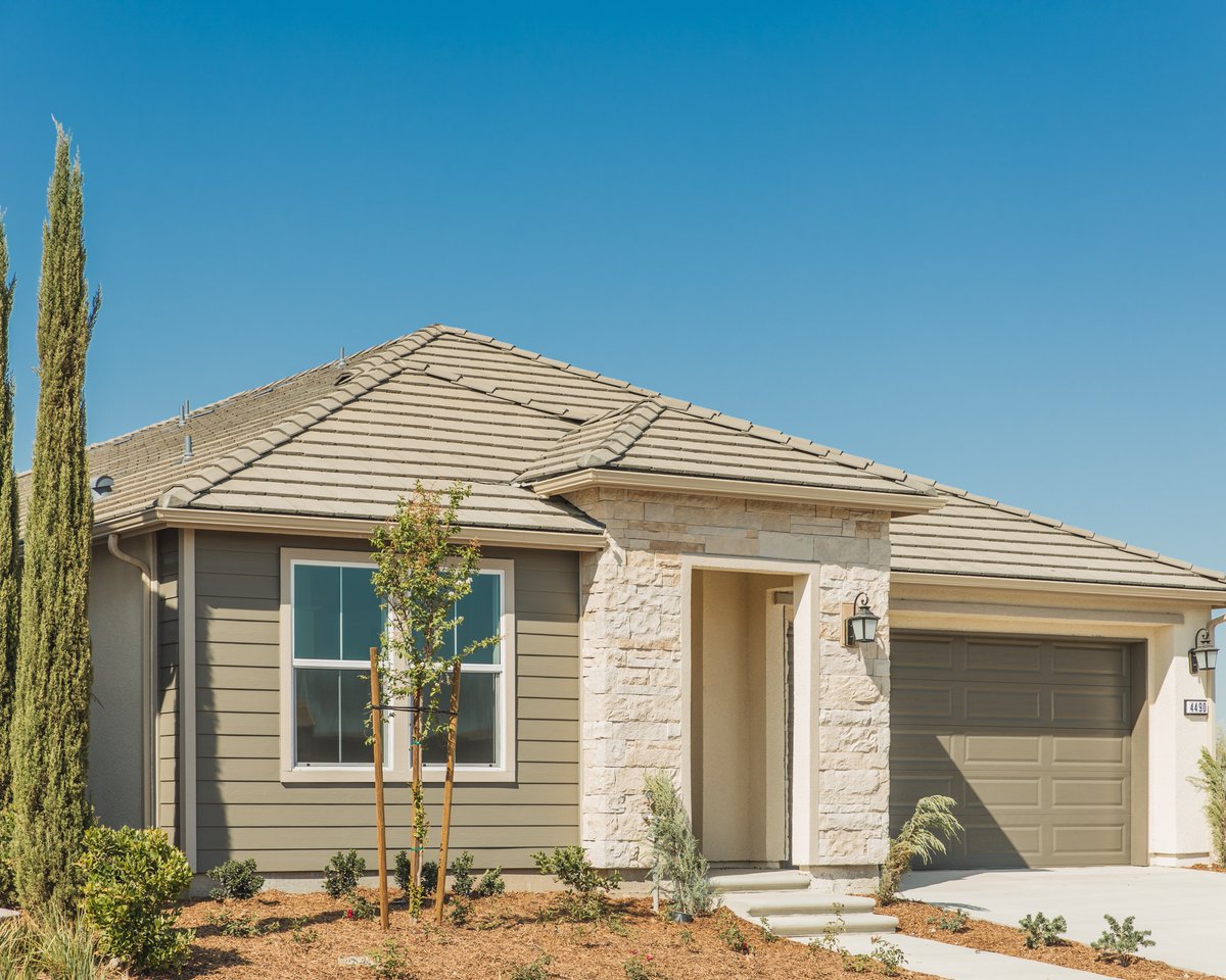 McCaffreyHomes's tweet photo. Are you ready to move into a brand NEW home at @tesoroviejo?
Our Cyril home is now available for immediate move-in.
Visit our website or give our Ivy sales office a call at (559) 831-3076. 🏡
.
.
#mccaffreyhomes #homebuilder #centralvalley #tesoroviejo #newhomes #quickmovein https://t.co/hx5UtDIJEx