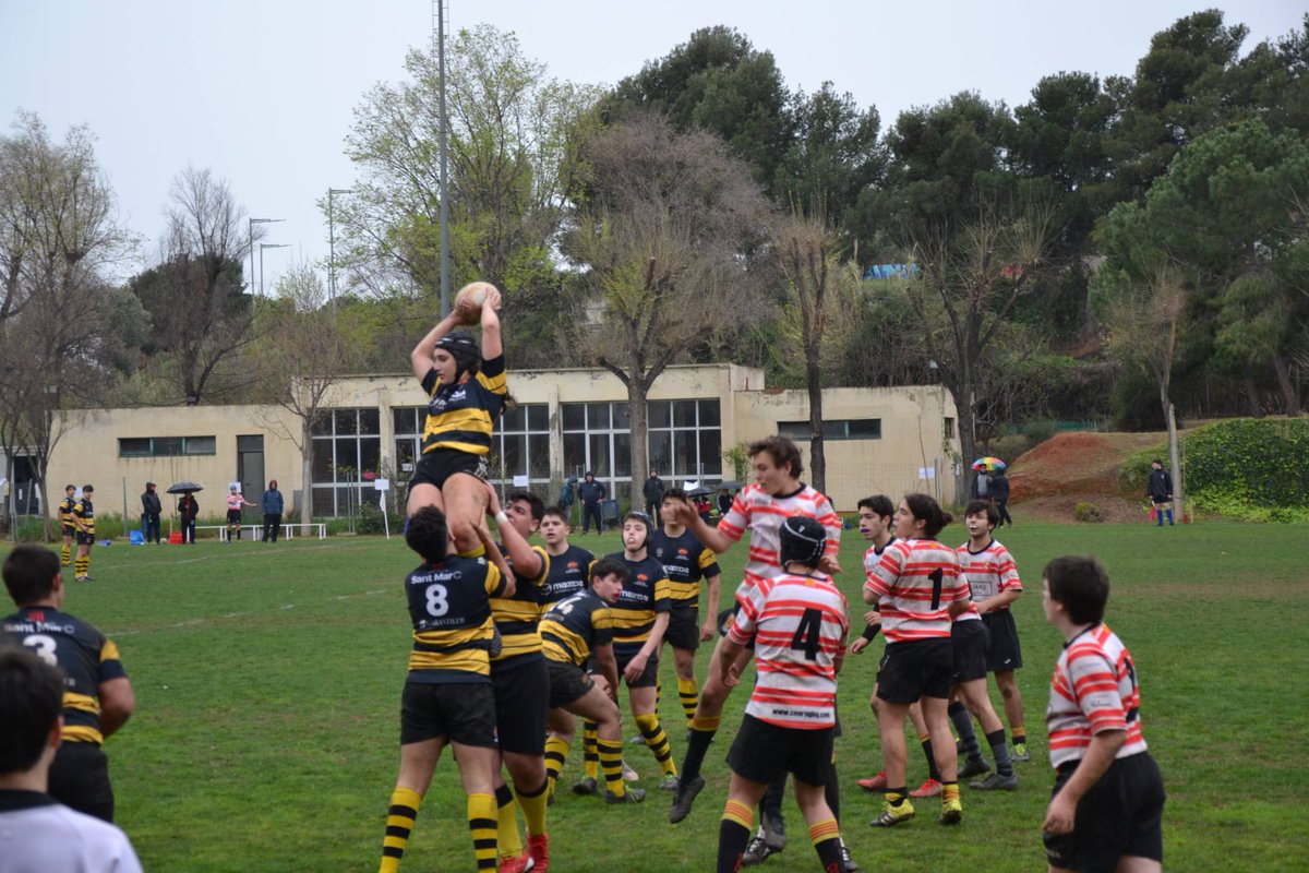 📣 Resultats del cap de setmana:

CEU (S16)
vs CARBONERS (S16)
15-27

TINTORERES (F)
vs CARBONERS (F)
12-17

CARBONERS B (M)
vs BE COCOS/CORNELLÀ B (M)
13-0