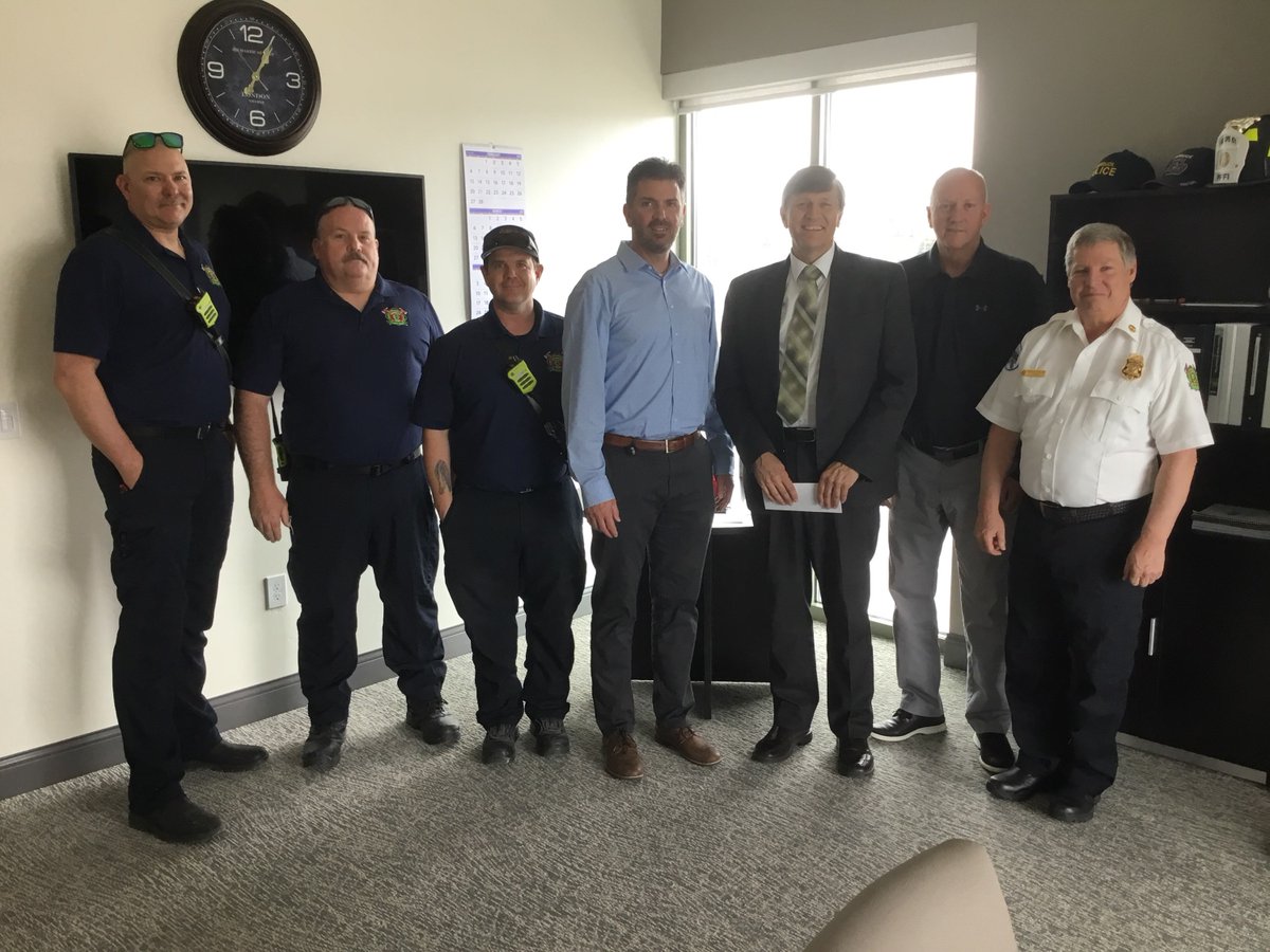 ChubbuckCity's tweet photo. Idaho Central Credit Union contributed $500,000 towards the purchase of a new ladder truck for the City of Chubbuck Fire Department. The CFD would like to say Thank you to ICCU for being such a great CommUNITY member and partner with the City of Chubbuck. https://t.co/eWJx8BJykG