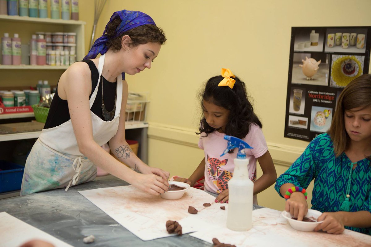 ArtsCenterGwd's tweet photo. Is your child a budding artist? Beginning in April, we will offer "After School Art with Ms. Taylor" every Tuesday afternoon from 4:30 - 5:30 pm! SIGN UP ONLINE TODAY! 📲

SIGN UP HERE: https://t.co/548malEdAV https://t.co/jcboX9R2tK
