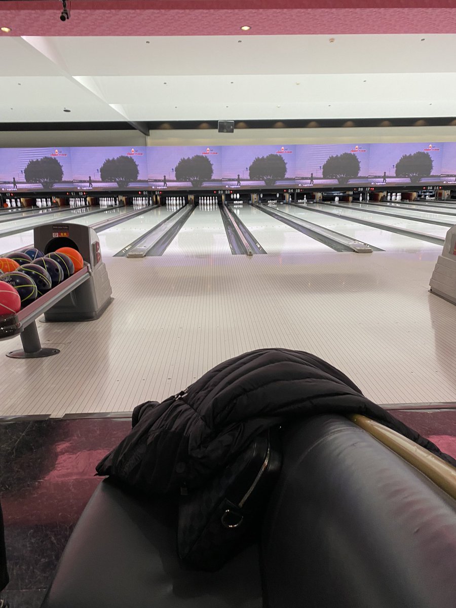 soshi_aimzero's tweet photo. 月初からのボーリング🎳
ちなみに僕は今度から役職を
吹く酒人に改名します🙆‍♂️ https://t.co/FlEv2jmdWL