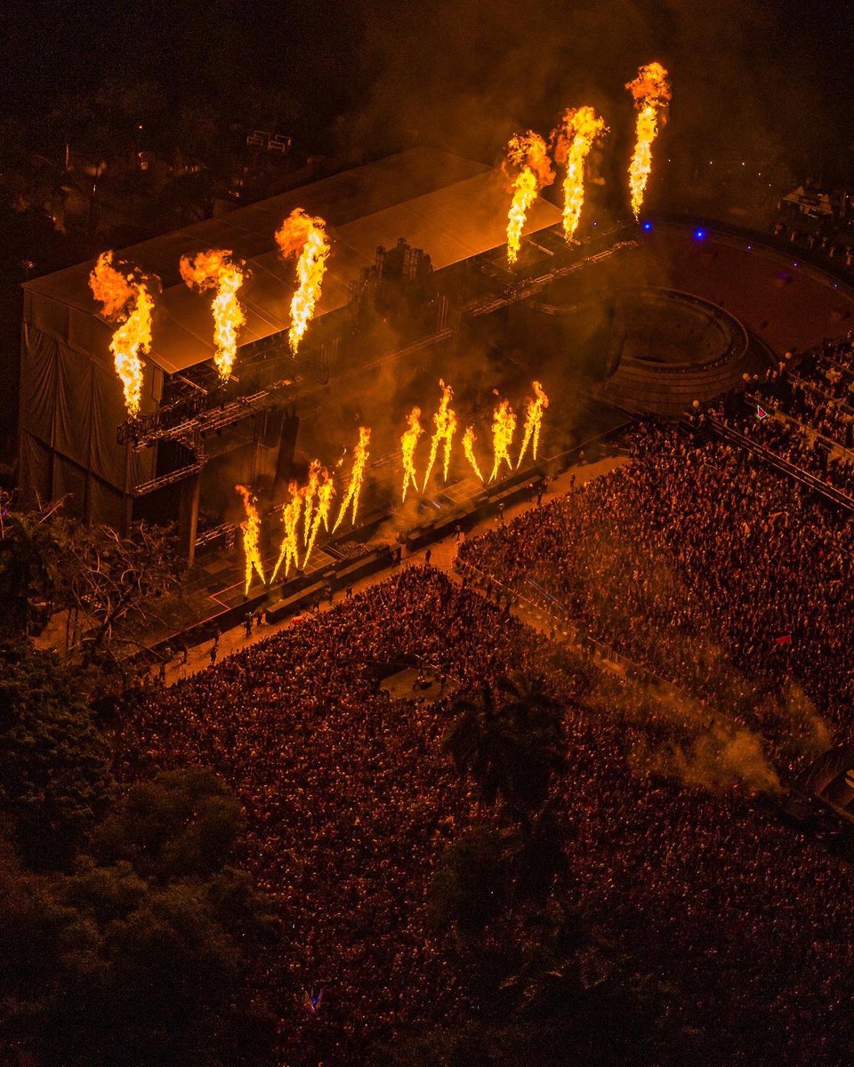 ILLENIUM's tweet photo. Ultra… these pics say it all. I’ll never forget this 🖤

📸 - @AliveCoverage https://t.co/rPT7pzfy1r