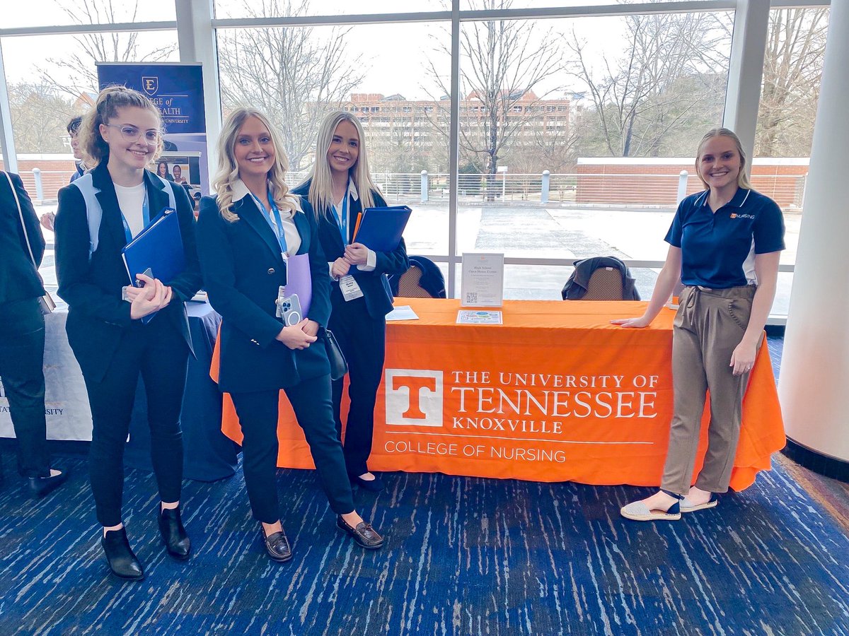 utknursing's tweet photo. Representatives from @utknursing recently attended the @tnhosa 2022 State Leadership Conference. They enjoyed talking with future health care professionals about everything @utknursing has to offer! #VolNurse #LeadingCare #CreatingPartnerships #ImprovingHealth https://t.co/6qg01RcmQQ