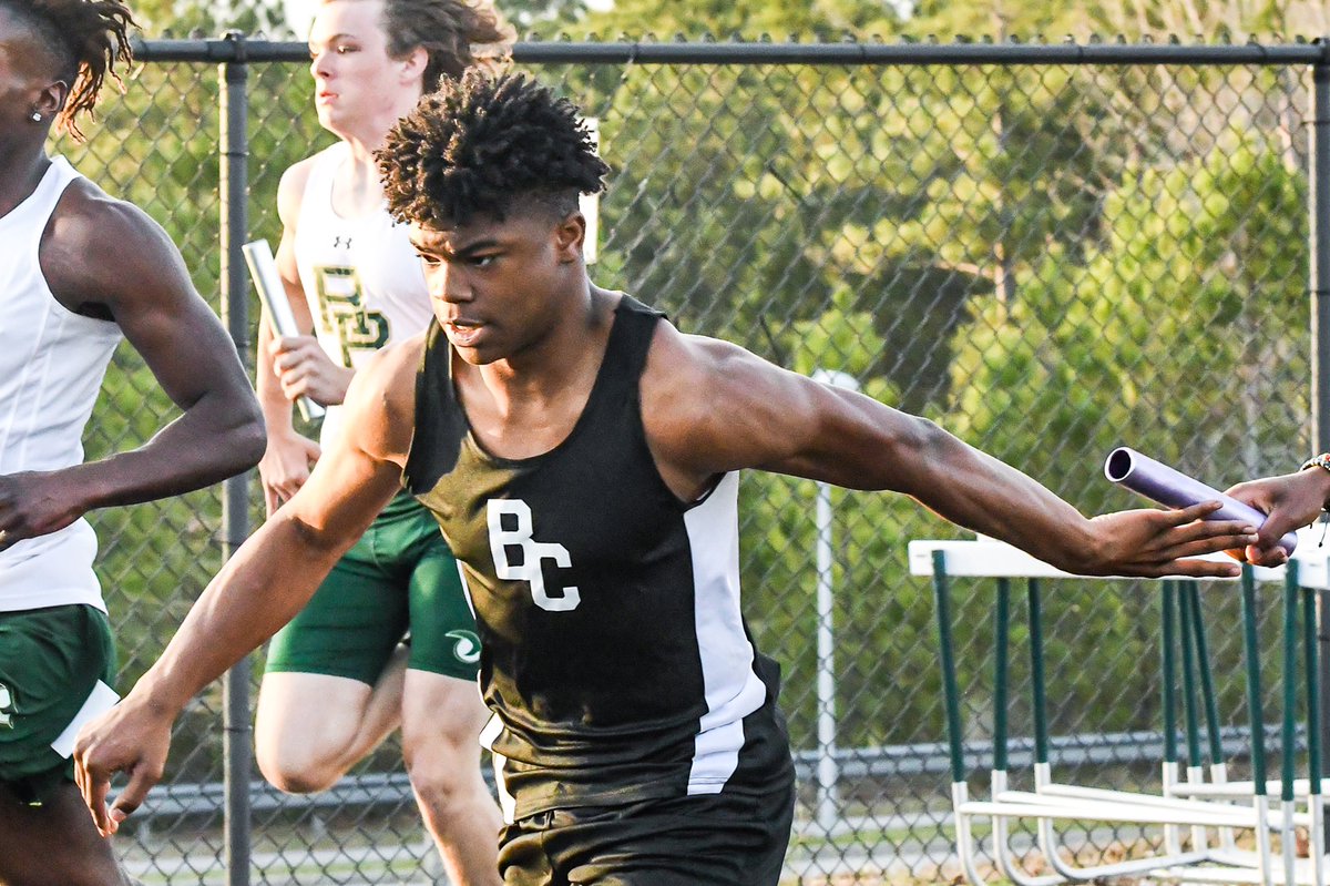GoFlashWin's tweet photo. 🏁 One Track Mind Bearcats! These photos and more of Brookland Cayce Track and Field vs River Bluff are now on https://t.co/EYyNVKFBwN. RT and Follow. https://t.co/dIqtjVwWjA