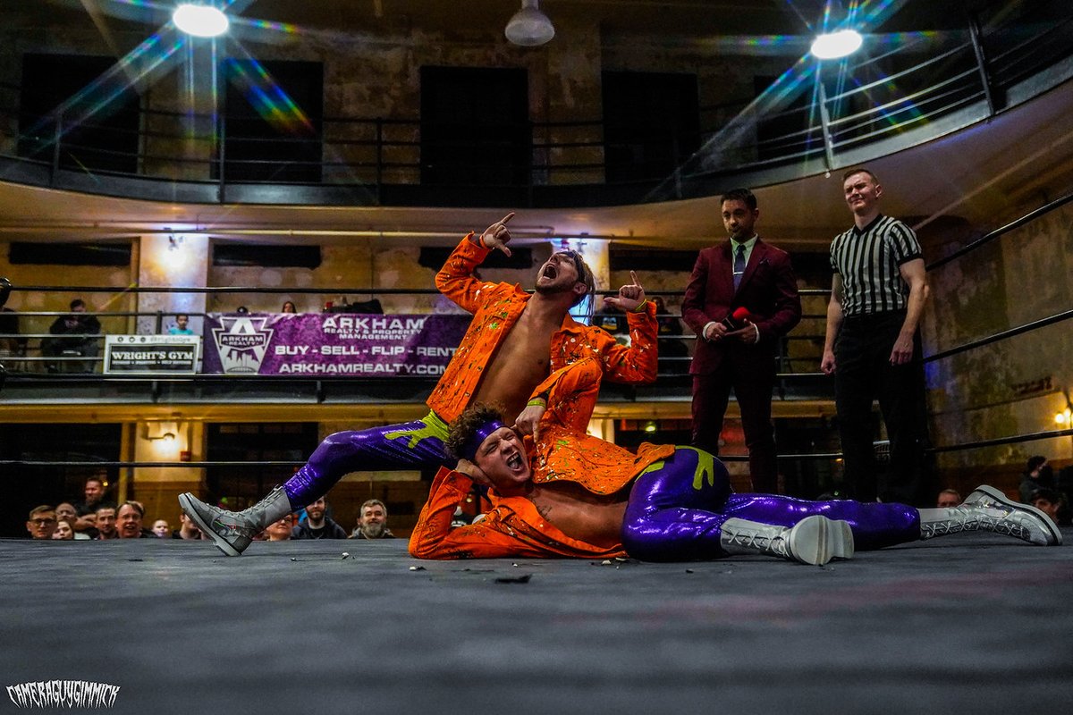 RadBoyz2's tweet photo. 🤙🏼In da hoooooouuuuuse tour!!!🤙🏼

#radboyz #rad #tagteamwrestling #bang #wrestling #wrestlepit #pittsburgh #radboyz4life #indywrestling #indahousetour #areyoureadytoparty #kowabunga #totallytubular https://t.co/TJWJcIVmMM