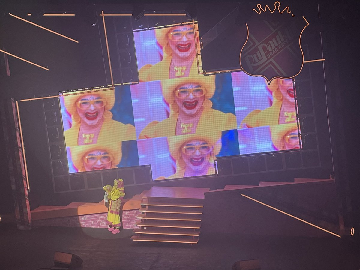 Amazing time with @aiimersbennett watching <a href="/dragraceukbbc/">RuPaul's Drag Race UK</a> <a href="/bristolhipp/">The Bristol Hippodrome</a> #dragraceukseason2 <a href="/veronicaqween/">Veronica Green</a> <a href="/itstayce/">Tayce</a> @ginnylemon69 <a href="/misterjoeblack/">Joe Black</a> <a href="/biminibabes/">BÎмÎηÎ</a> <a href="/tiakofi/">Tia Kofi</a> @elliediamondofficial <a href="/awhora/">Londa</a> @officialsistersister @lawrencechaney @thecherryvalentine #dragraceuk #dragqueens