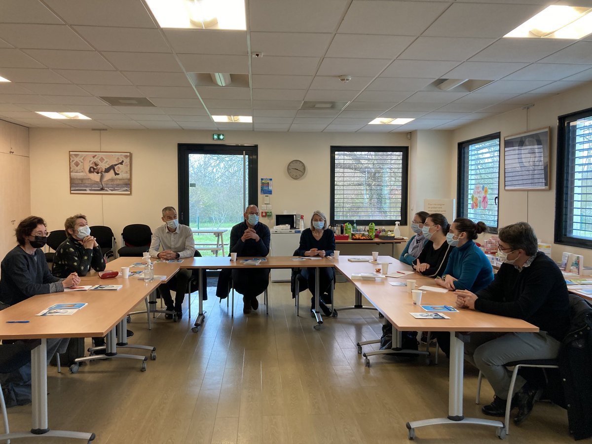 SLesclauze's tweet photo. Les équipes du Bac Pro Bio-industries de transformation et BTS Bioqualité du Lycée Borde Basse Castres, à la découverte d’un laboratoire pharmaceutique toulousain …👍 https://t.co/lCHSKwGpzn