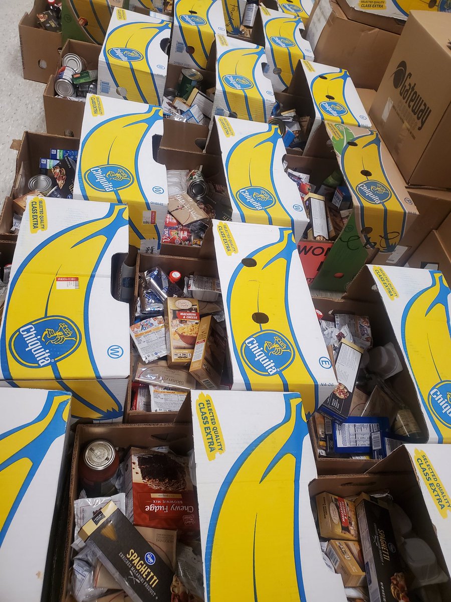 WrightFRYSC's tweet photo. Assisting families with food and household items for Spring Break.❤ #WeareJCPS @JCPSFamEngage @BreckMetro @MinorDaniels @FRYSC_JCPS https://t.co/TtRZpCx36X