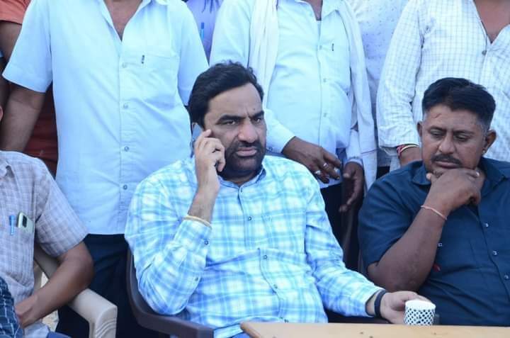 बीकानेर में जहरीली गैस के रिसाव से 4 दलित समाज के युवाओं की मृत्यु हो गई इस प्रकरण से नेताजी को फोन कर दलित नेता उमेश वाल्मीकि ने और मेने अवगत करवाया नेताजी ने जिला कलक्टर संभागीय आयुक्त को रात 11:00 बजे फोन किया प्रशासन ने परिवार सभी मांग पूरी की!
<a href="/hanumanbeniwal/">HANUMAN BENIWAL</a>