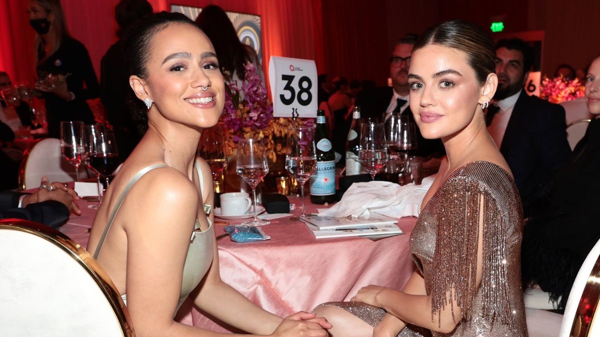 (Photos) Elton John AIDS Foundation's 30th Annual Academy Awards Viewing lucy-hale.net/photos-elton-j… #LucyHale #Oscars