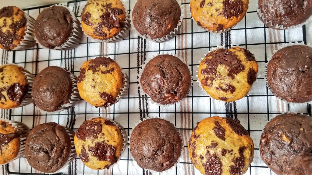 onelovecooking's tweet photo. Chocolate Chip &amp; Double Chocolate 🍫🍫 Chip Banana Cupcakes 😋

#cupcakes #onelovecooking #CupcakeHour #Banana #Chocolate #doublechocolate #Food #dessert #foodblogger #cake #bananacupcake https://t.co/nuYptsMjpV