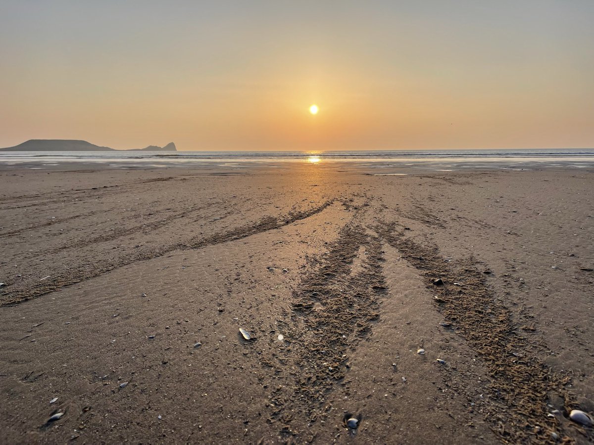 Polmear's tweet photo. Rhosilli https://t.co/wUG9PcC0cI
