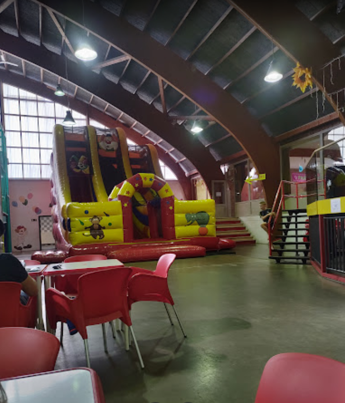 RealNiffuHours's tweet photo. Liminal spaces

Circus Bruul in Geel
The real Kempenkinderen will know https://t.co/JziEUOKlNw