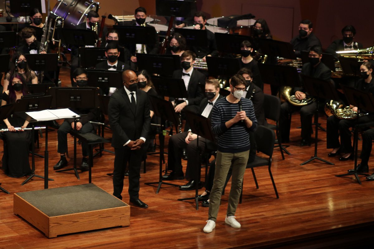 CSUFMusic's tweet photo. Composer, @AdamSchoenberg_ , onstage with Dr. Gregory Whitmore and the #CSUFSymphonicWinds before their performance of his work, "Rise."
#CSUFMusic #CSUF #music #musicmajorlife https://t.co/epmsmX6pm2