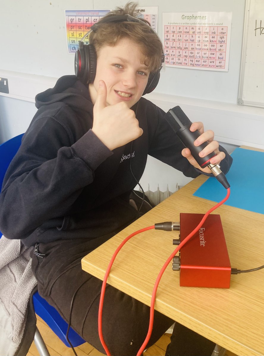 rachel_bingley's tweet photo. I was so impressed with this young man today @SecondaryYouth. Have a listen to this track he wrote and recorded in 40 mins. He is developing a critical awareness of his lyrics and his confidence and musical identity is blossoming #lyricallegend🎙
https://t.co/wCIp2f2zuD https://t.co/EzxG4HClRw