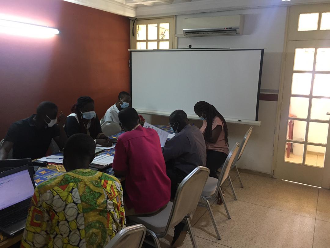 Afin de proposer un futur cadre légal relatif à la désinformation en Côte d'ivoire, les membres du Groupe de Travail sur la Lutte contre la Désinformation en Côte d’Ivoire (GTLD-CI) ont débutés des travaux de réflexions, ce lundi 28 mars 2022, au siège de la <a href="/ciddh_officiel/">CIDDH</a>