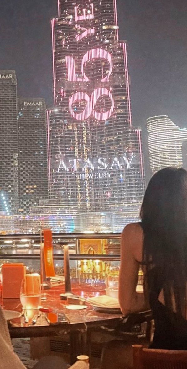 federicainnoce's tweet photo. #HandeErcelXAtasay #HandeForDubai seeing you there in a big city like Dubai is a unique emotion.  I am so proud of you❤️, in all your projects I will be there .. continue like this little star shines more and more ⭐️😍✨ 
@HandeErcel https://t.co/KtwQWtleR7