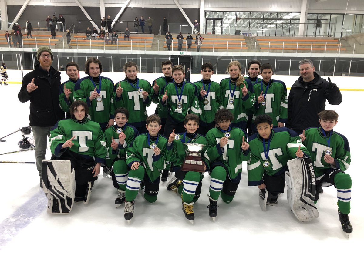 HolyTrinityOCSB's tweet photo. Congrats to coaches Smyth, Mayhew and Begin and the Tier 2 Boys #hockey team for winning today's Royal Titan Tier 2 Tournament!! Well done Tornados #ocsbBeWell https://t.co/c7nRT9oqKR