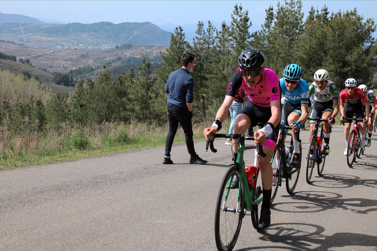 PoltiVMaltaU19's tweet photo. 🎞️ #MemorialChelyAlvarez. Galería fotográfica de Elissa / Madrid Cycling del Memorial Consuelo 'Chely' Campos de @Bembiciclismo: https://t.co/s4Yqd2lPIF. 
[📷 https://t.co/bBD7JGuhVN] https://t.co/TGG26xS2zC